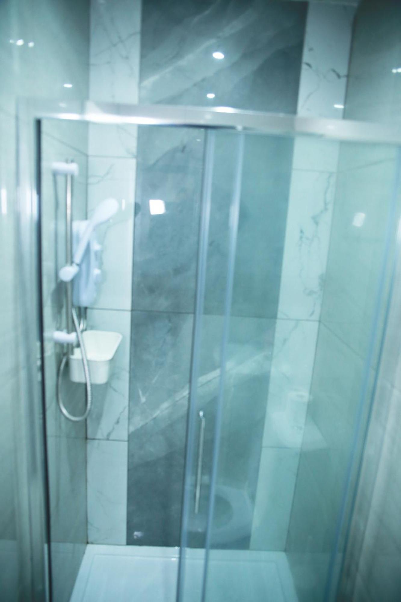 Central Harrow Cozy Apartment With Free Parking Harrow on the Hill Екстериор снимка